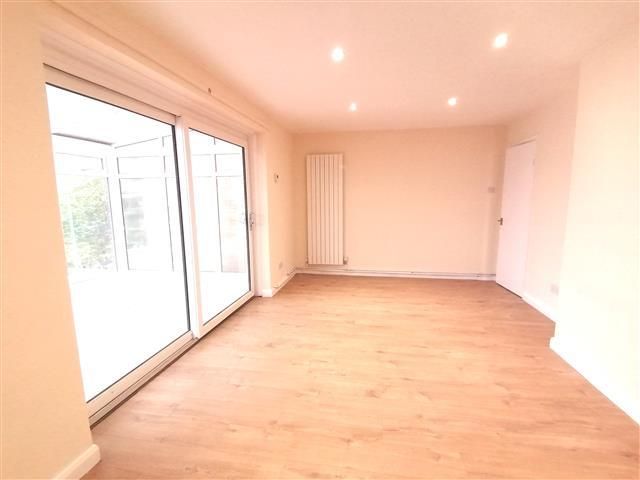 Property photo 2 of 10 Living Room