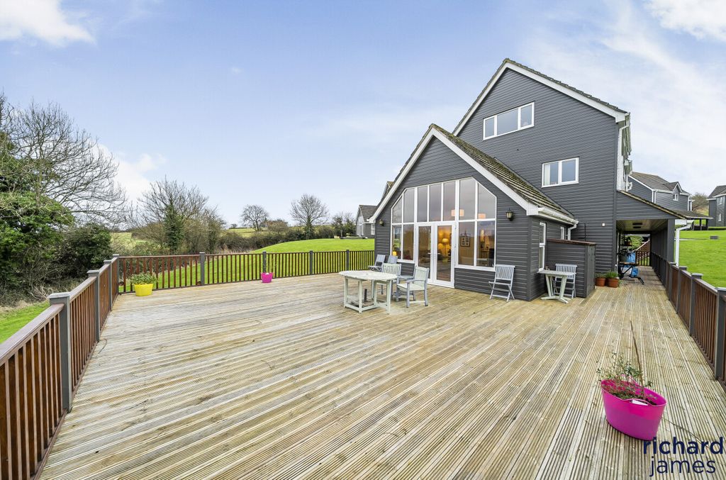 Property photo 1 of 26 1E2B10548F954Ab4Bee1d097c161F060