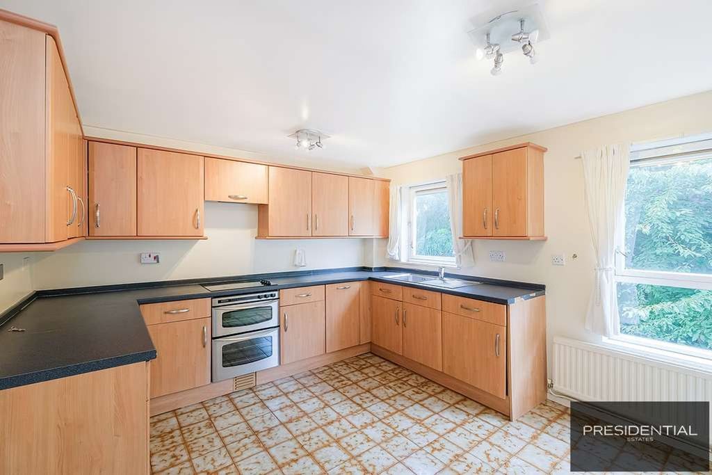 Property photo 2 of 26