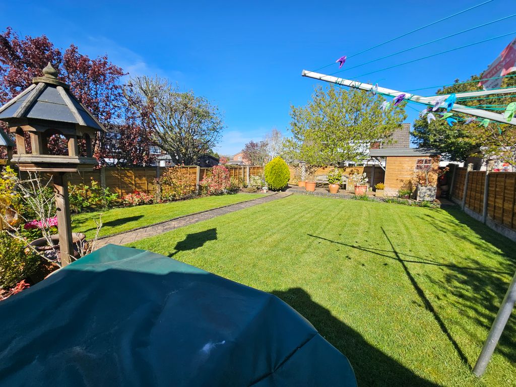Property photo 1 of 20 Outside