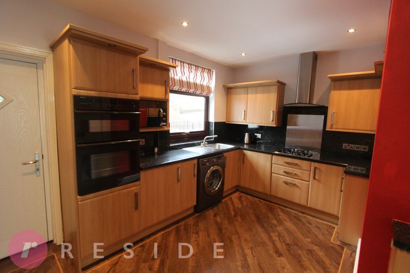 Property photo 3 of 9 Dining Kitchen