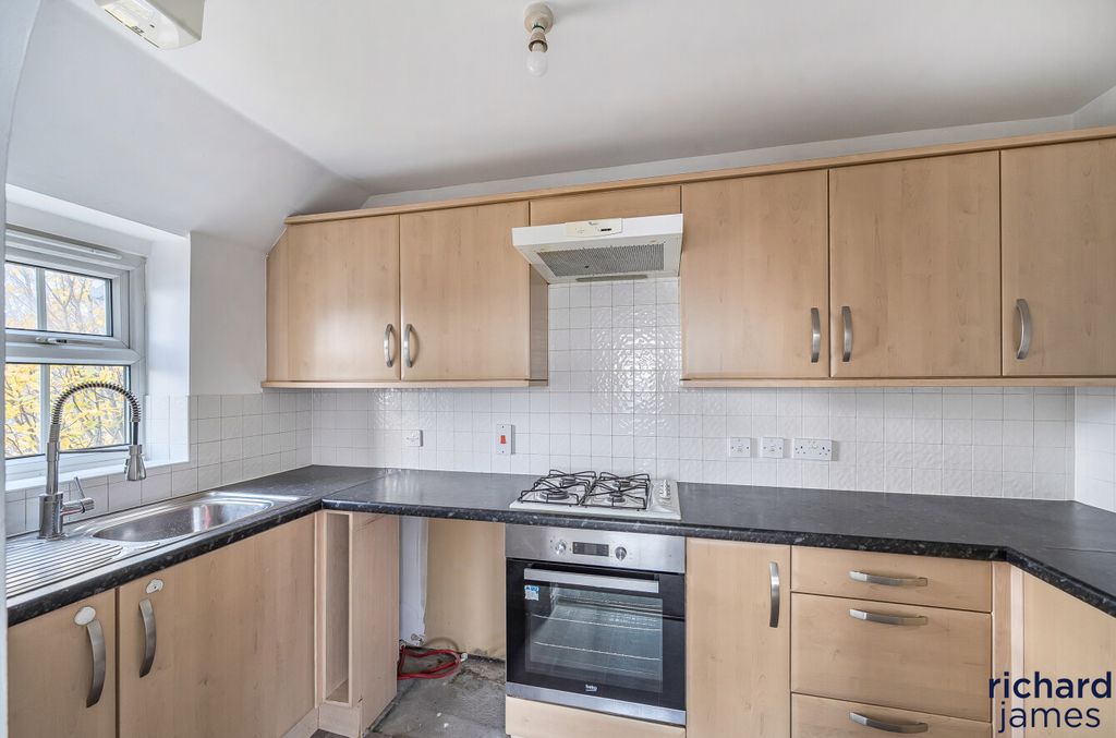 Property photo 2 of 16 3d399B6Aba1243Ef83B9939Db6744270