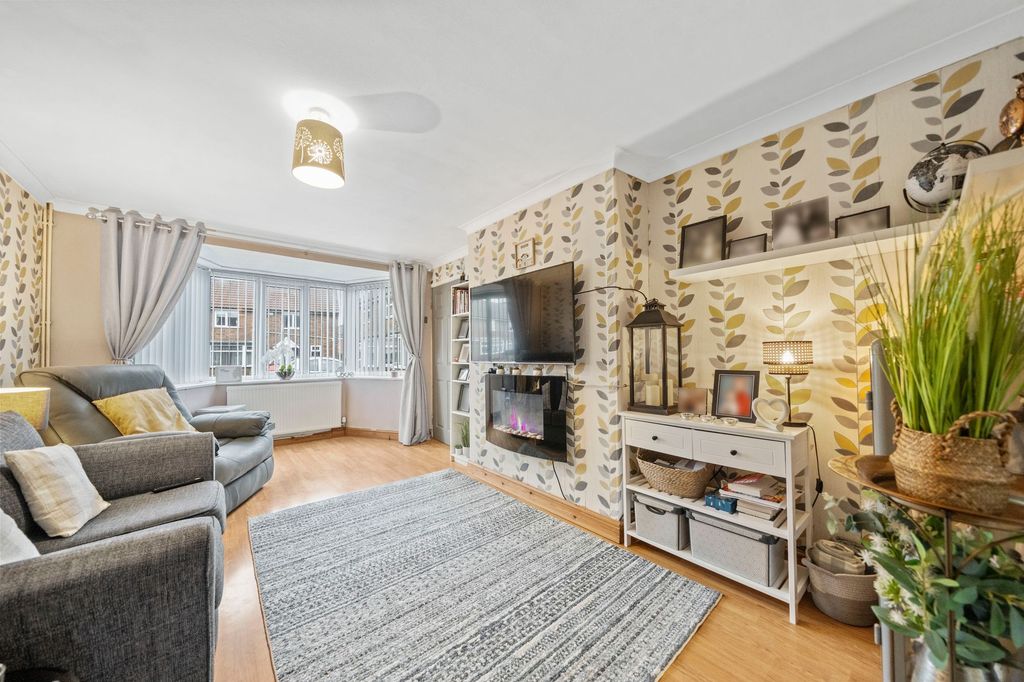 Property photo 2 of 20