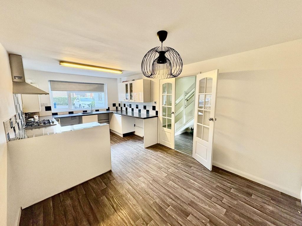 Property photo 3 of 13 Kitchen