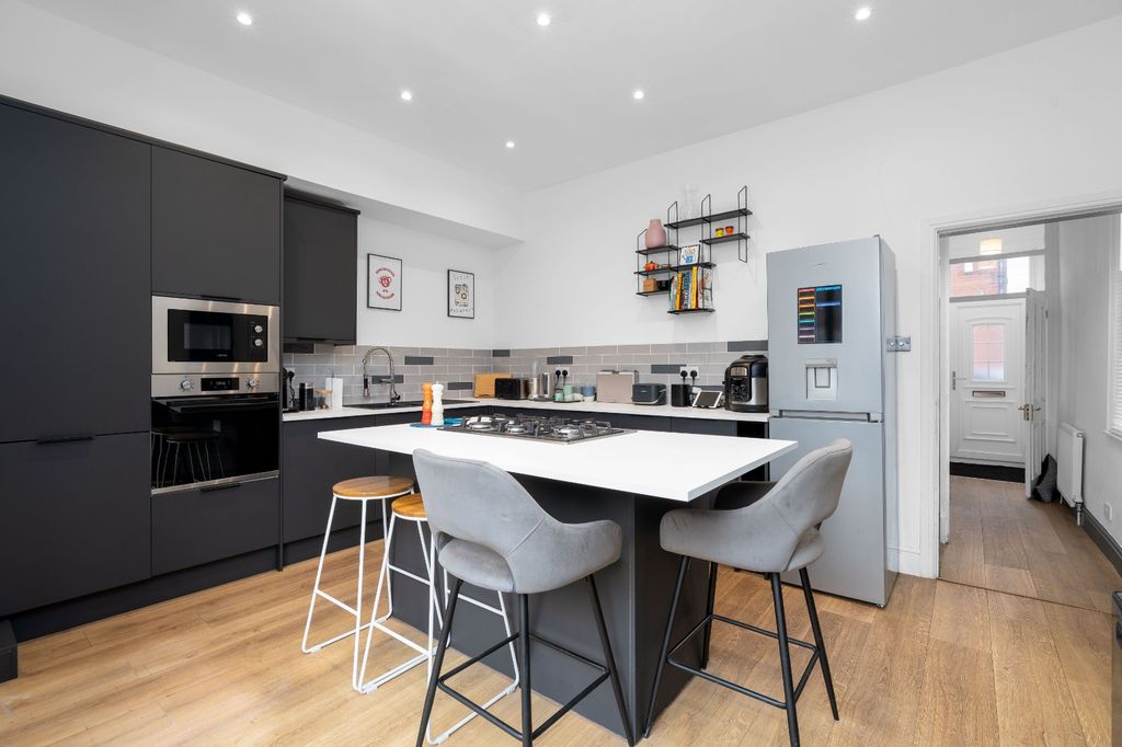 Property photo 2 of 16 Picture No. 05