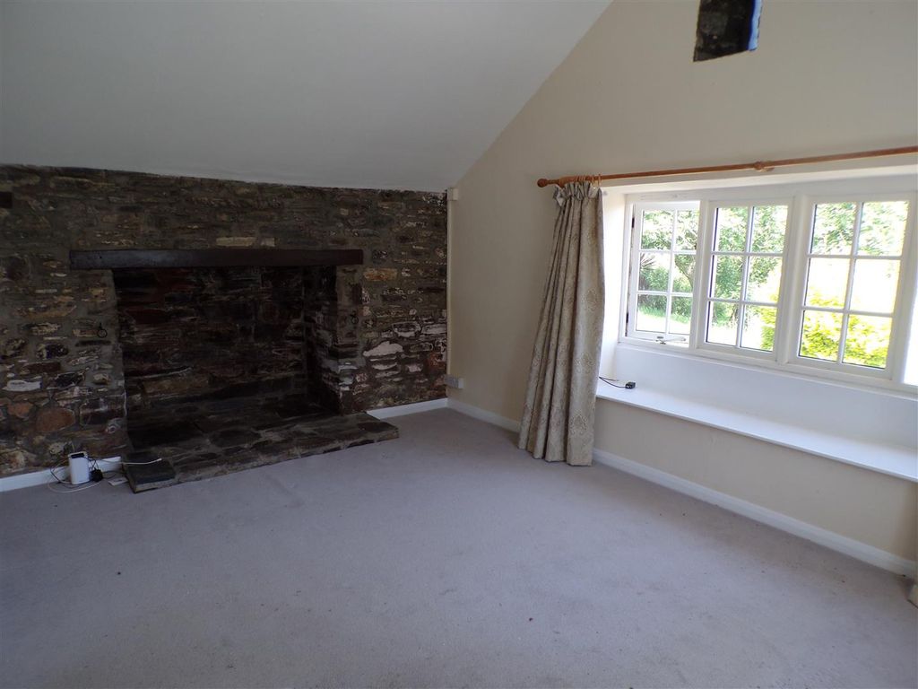Property photo 3 of 8 108_3069.Jpg