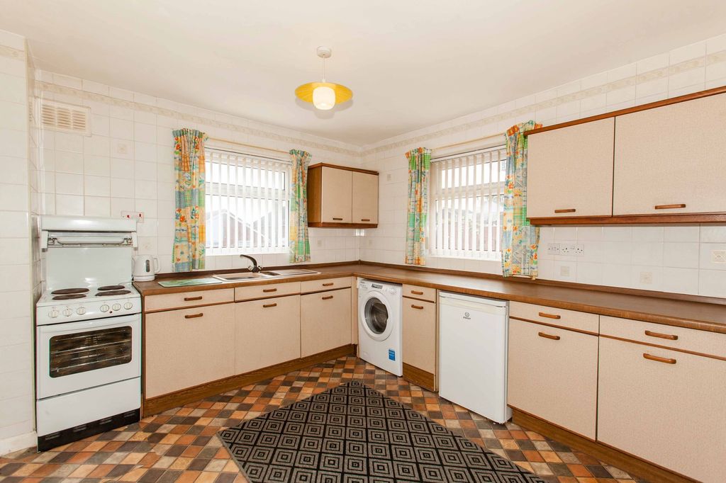 Property photo 2 of 19