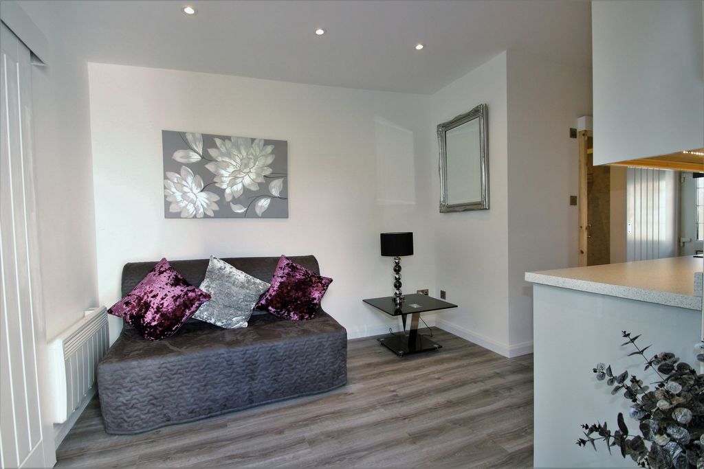 Property photo 2 of 11 Photo 2