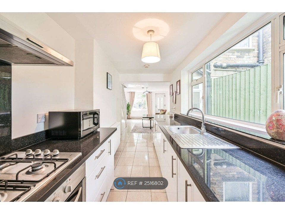 Property photo 2 of 13 Kitchen
