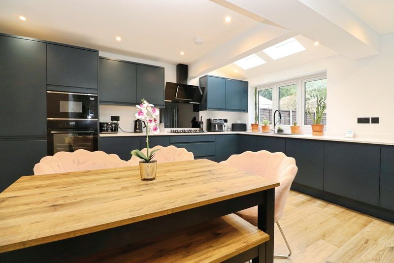 Property photo 3 of 12 Photo 11