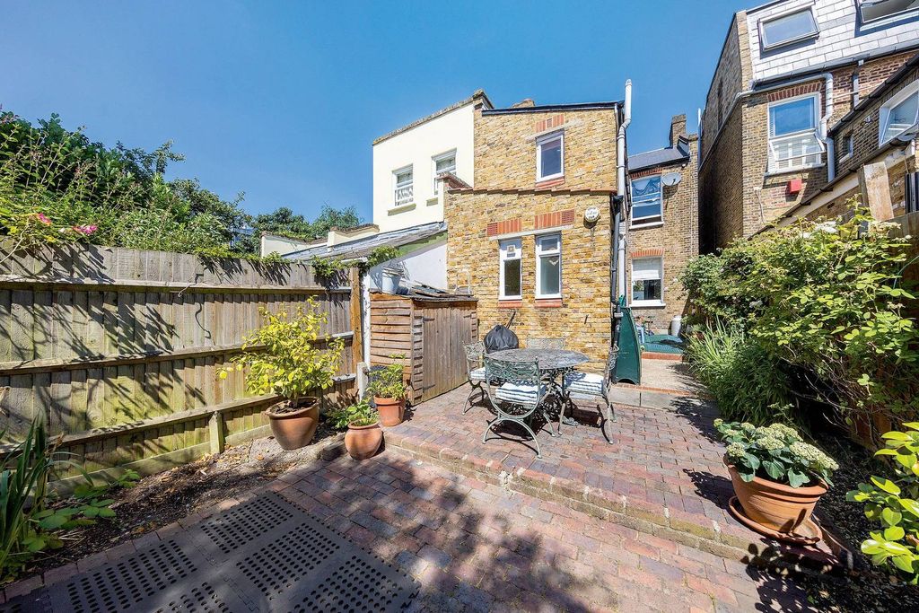 Property photo 3 of 13