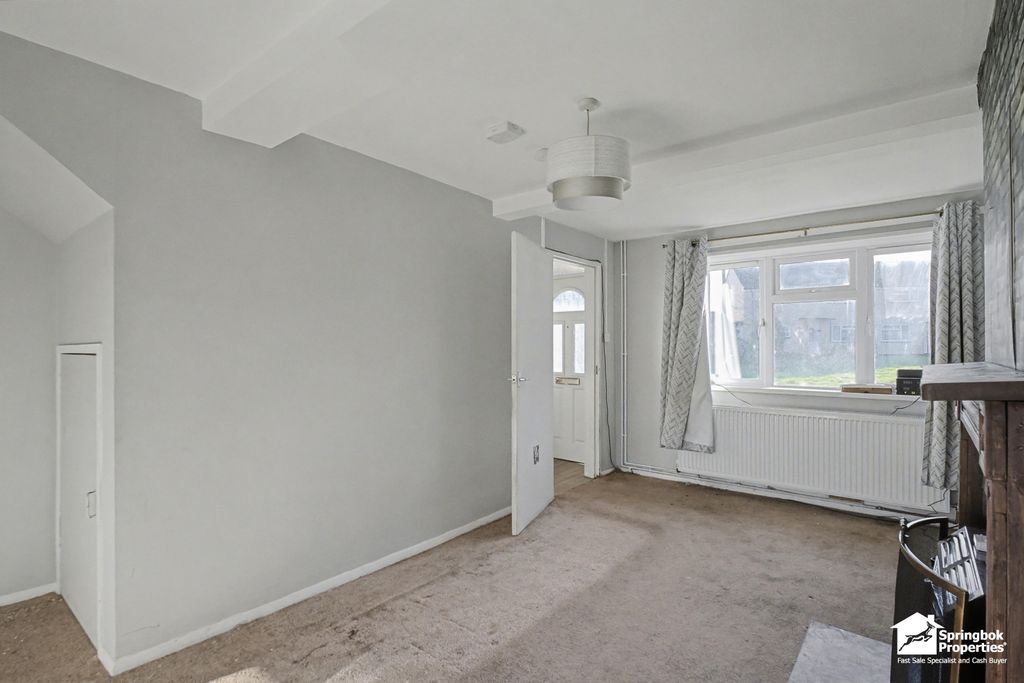 Property photo 3 of 18 Image 2