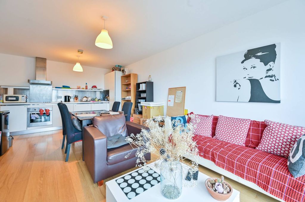 Property photo 3 of 8