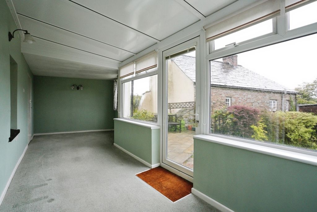 Property photo 3 of 17 Conservatory