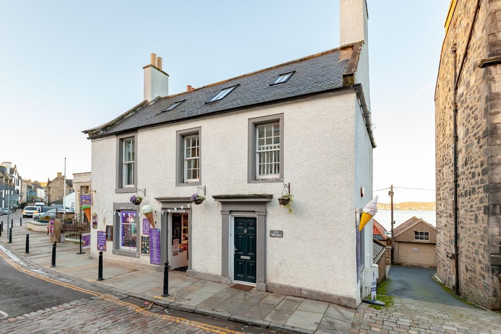 Property photo 1 of 31