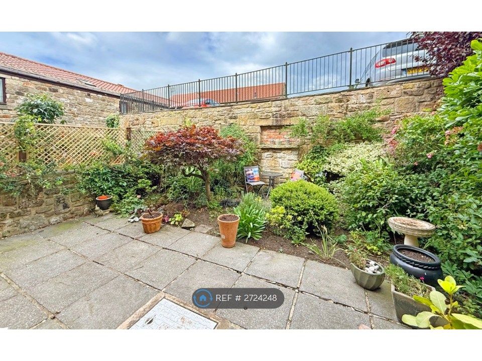 Property photo 2 of 4 Courtyard