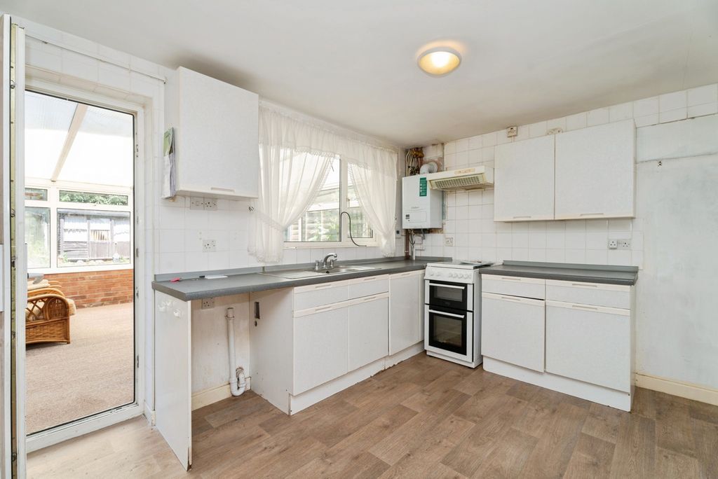 Property photo 3 of 17 Pbox-Img.Jpg