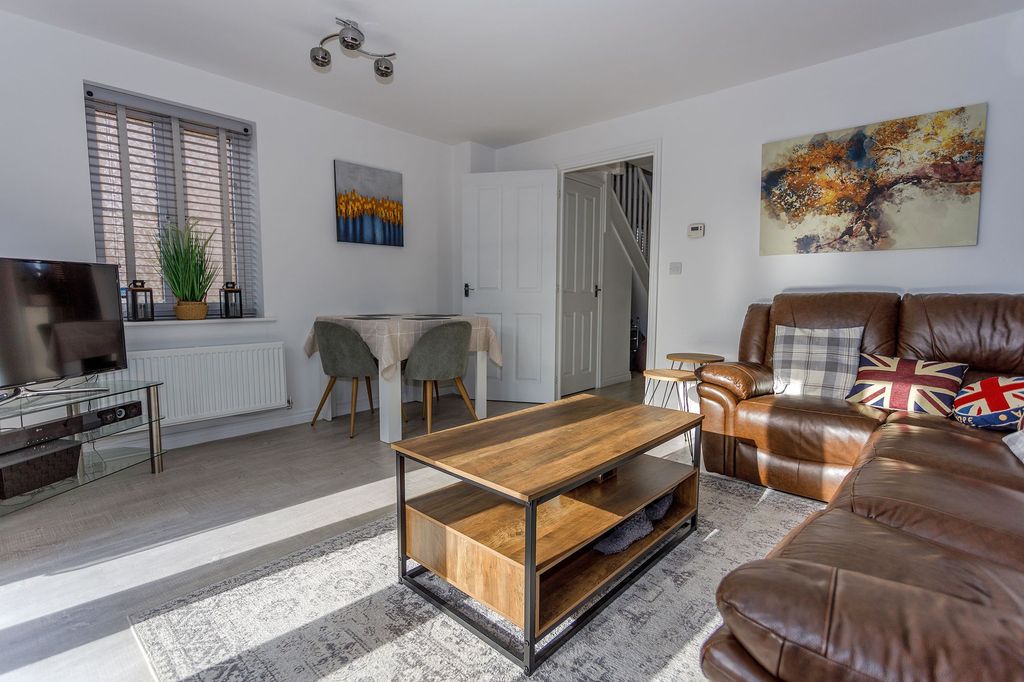 Property photo 3 of 18