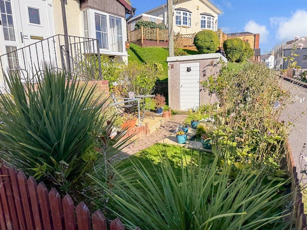 Property photo 3 of 8 Garden