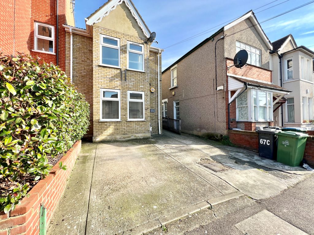 Property photo 1 of 8