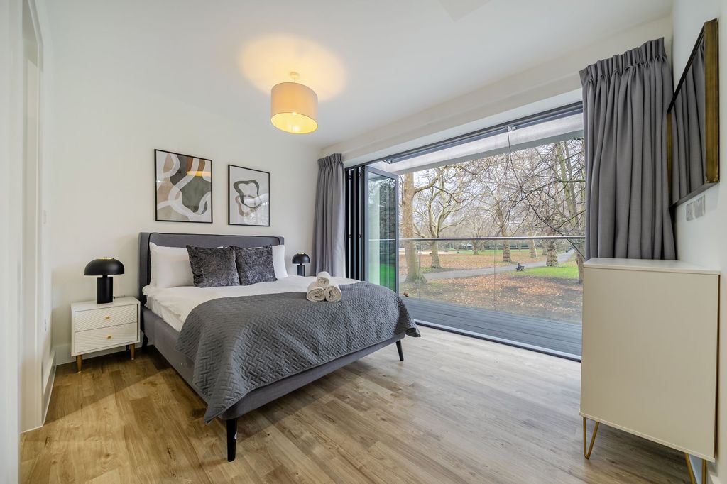 Property photo 3 of 27