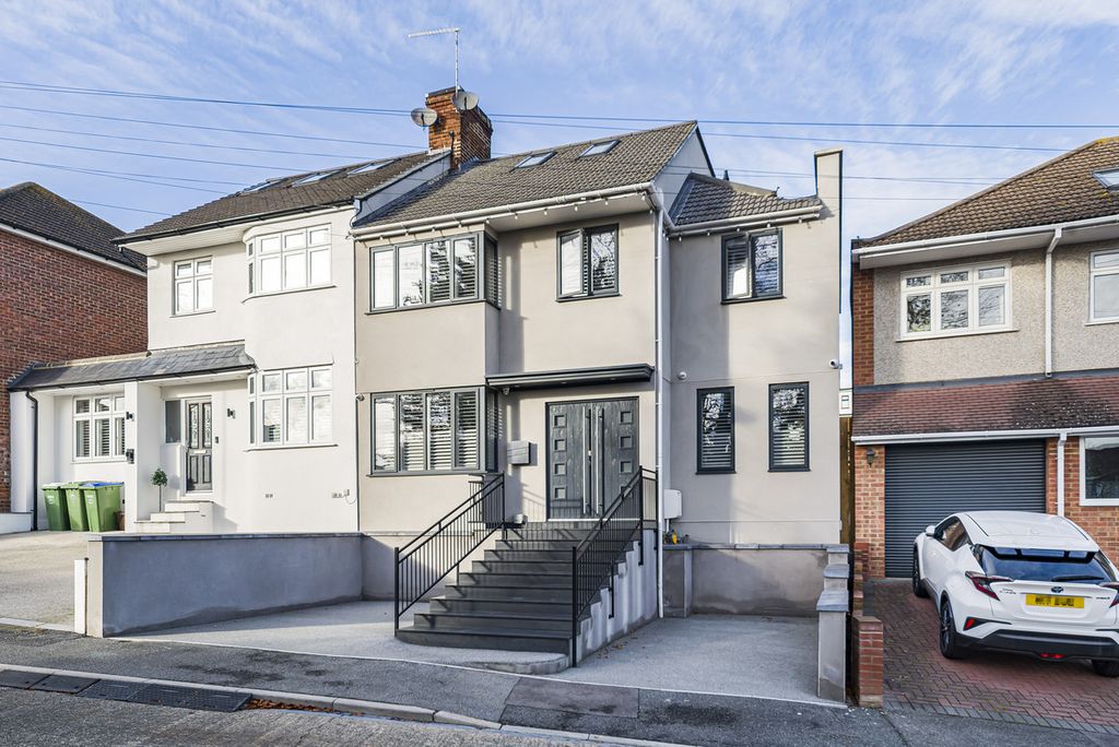 Property photo 1 of 44