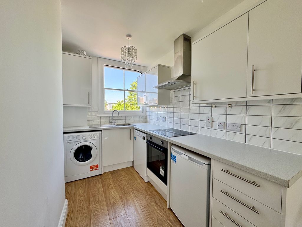 Property photo 3 of 14 2