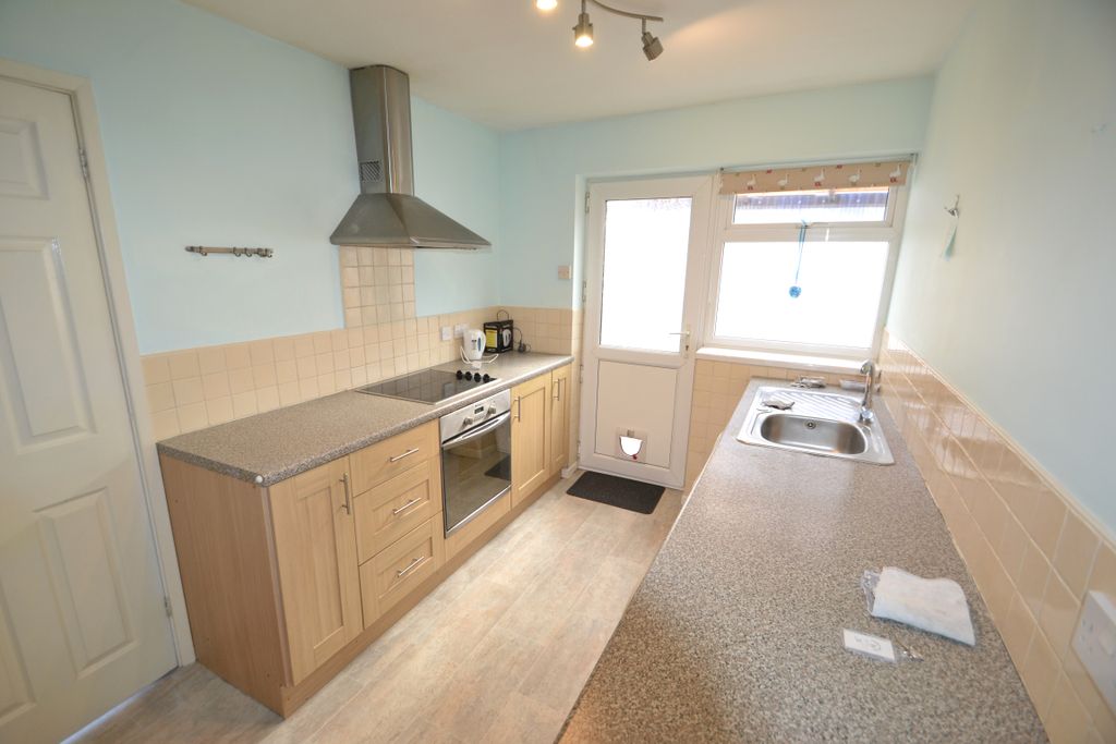 Property photo 3 of 13 Kitchen