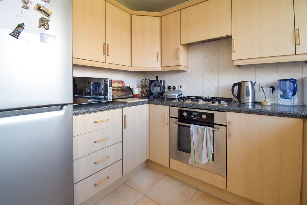 Property photo 3 of 14