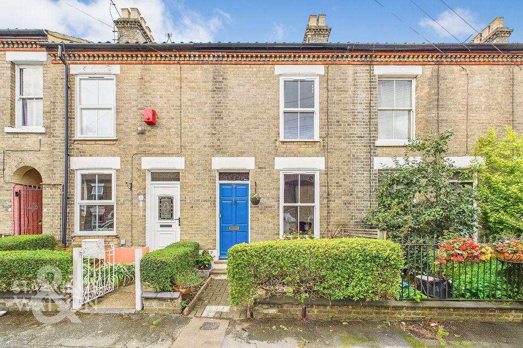 Property photo 1 of 17