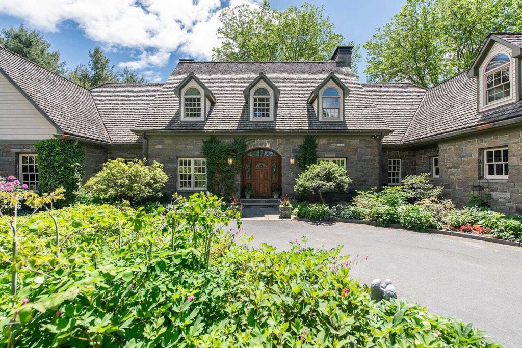 Property photo 1 of 31