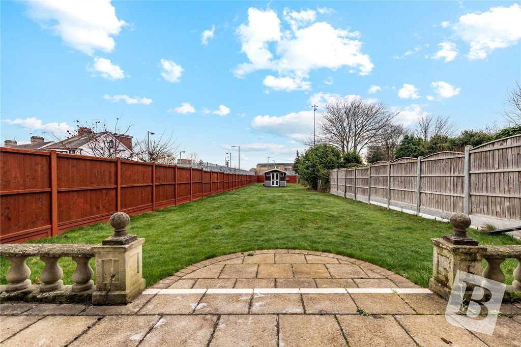 Property photo 2 of 15 Garden