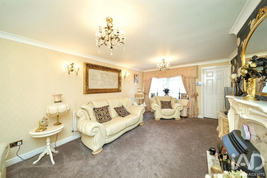 Property photo 3 of 37
