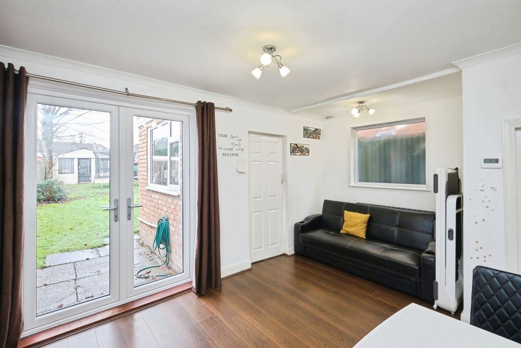 Property photo 3 of 16 Pbox-Img.Jpg