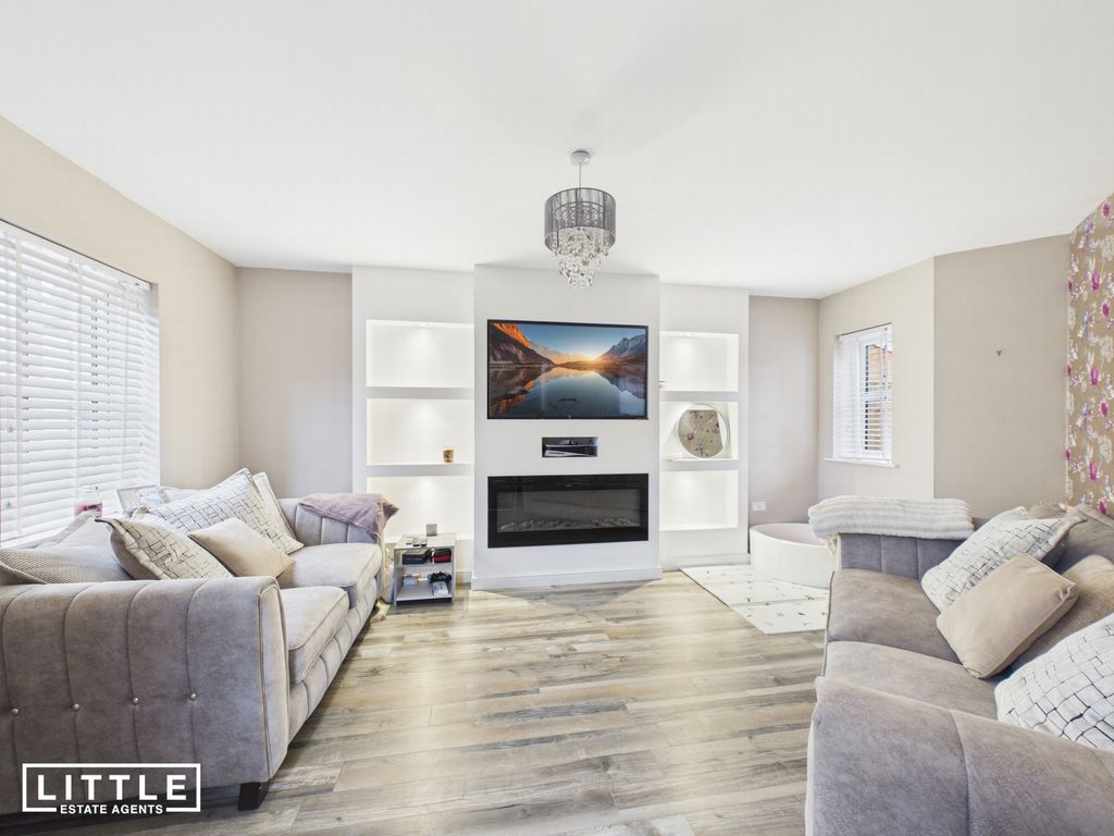 Property photo 3 of 20 Photo 13