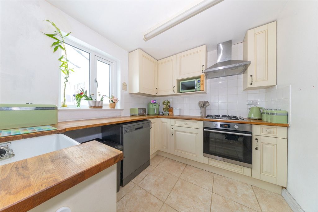 Property photo 3 of 19 Kitchen Diner
