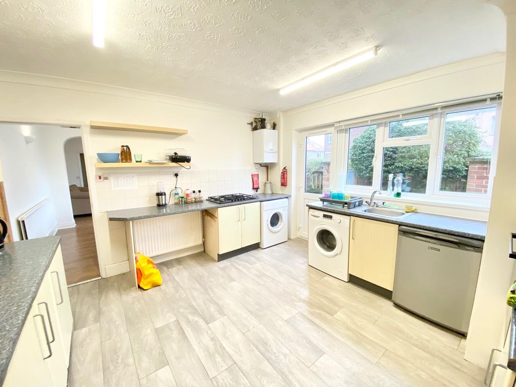 Property photo 2 of 16 Image