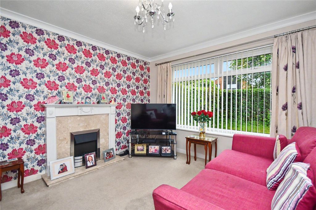 Property photo 2 of 15 Picture No. 12