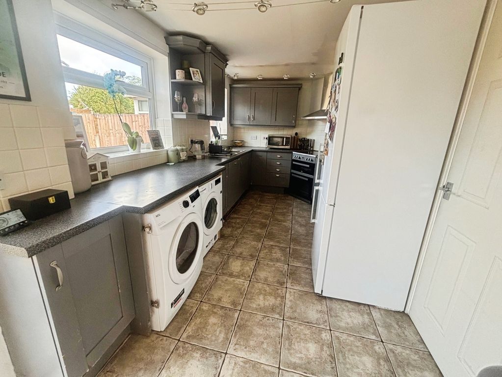 Property photo 3 of 15 Kitchen