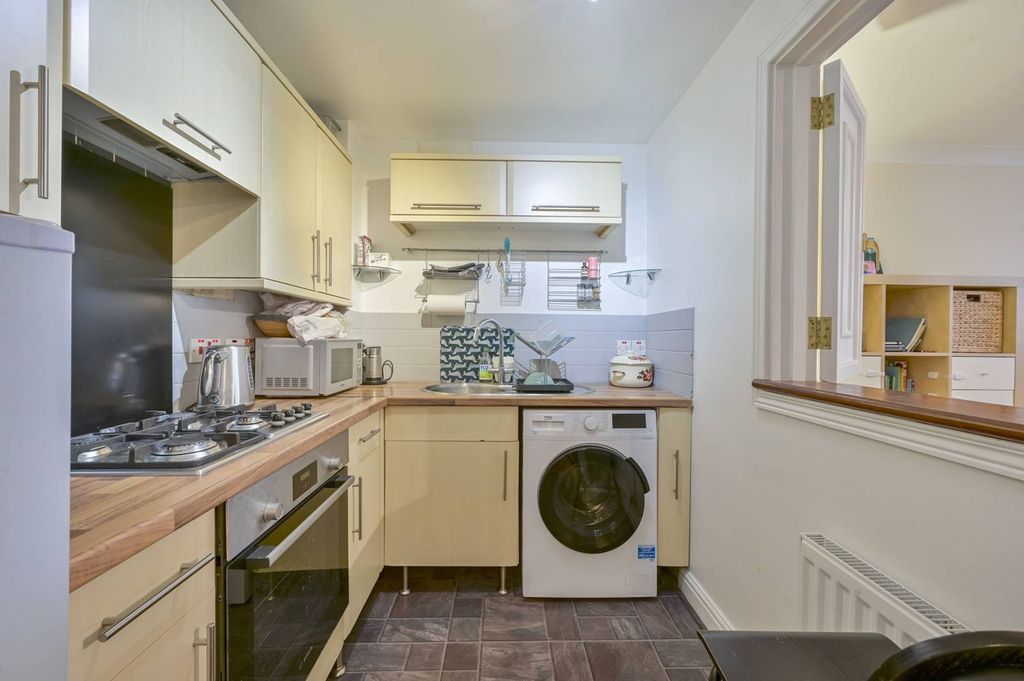 Property photo 3 of 9