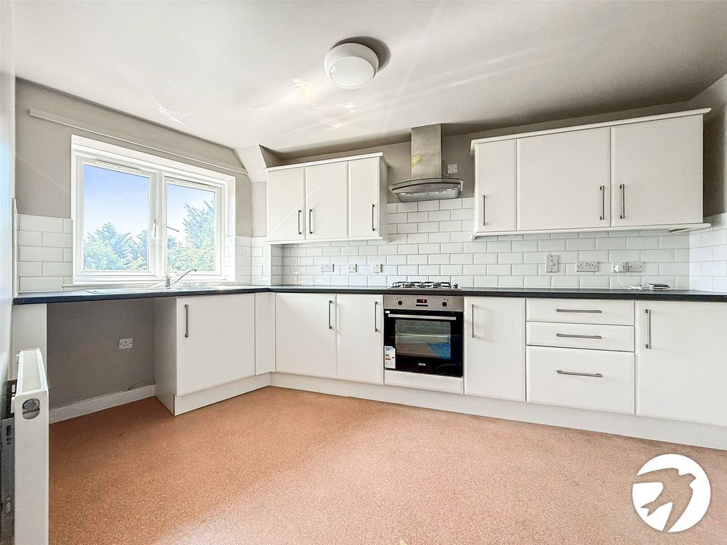 Property photo 2 of 9 Kitchen