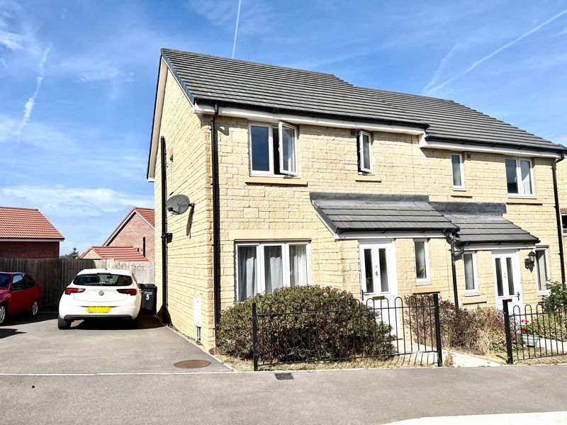 Property photo 1 of 11 Front