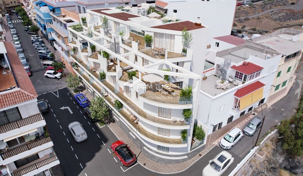Property photo 1 of 10 Santiago Deluxe · 4-Bed Duplex