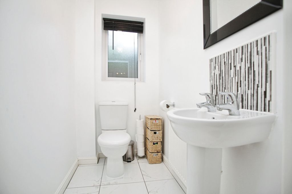 Additional image 10 of 4 bed detached house for saleLionel Close, Nuneaton CV10
