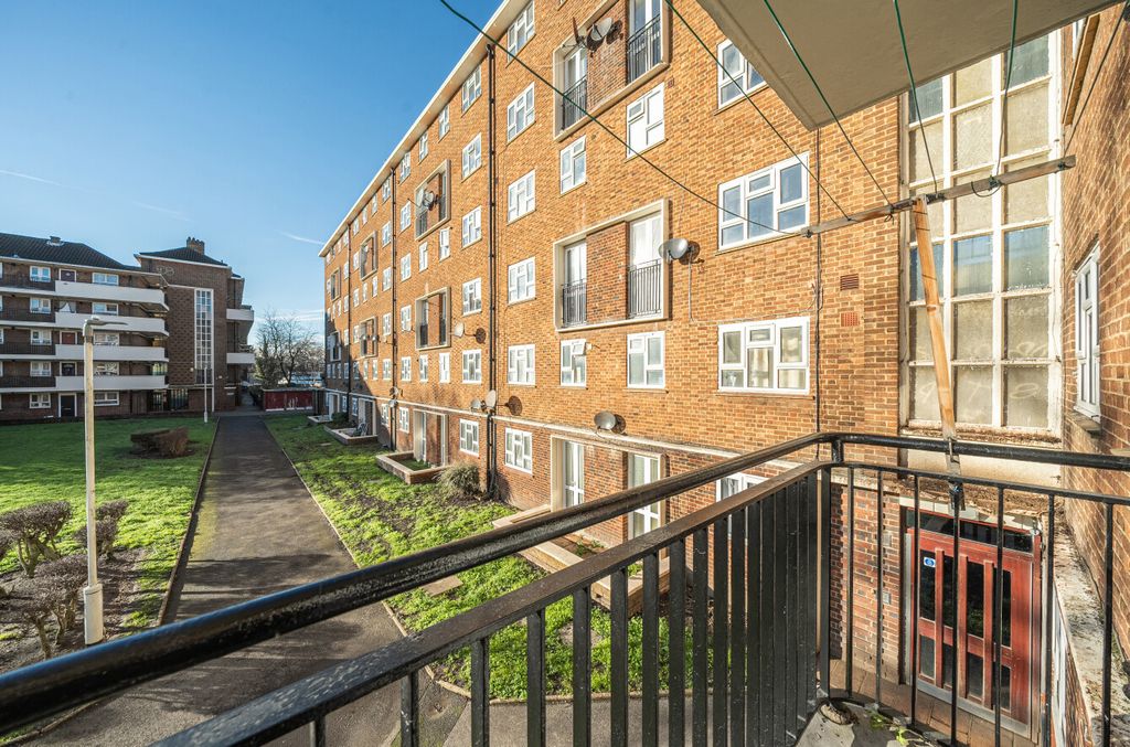 Property photo 2 of 19 1398037-18-69679d...