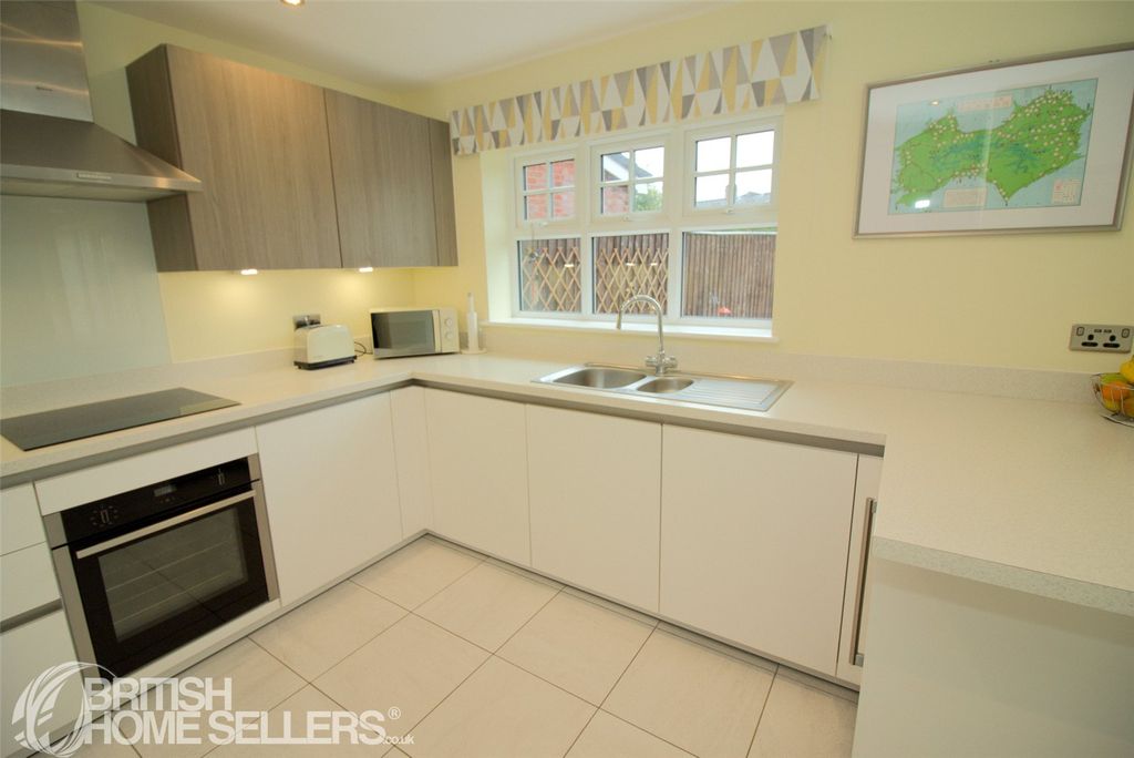 Property photo 2 of 32 Picture No. 03