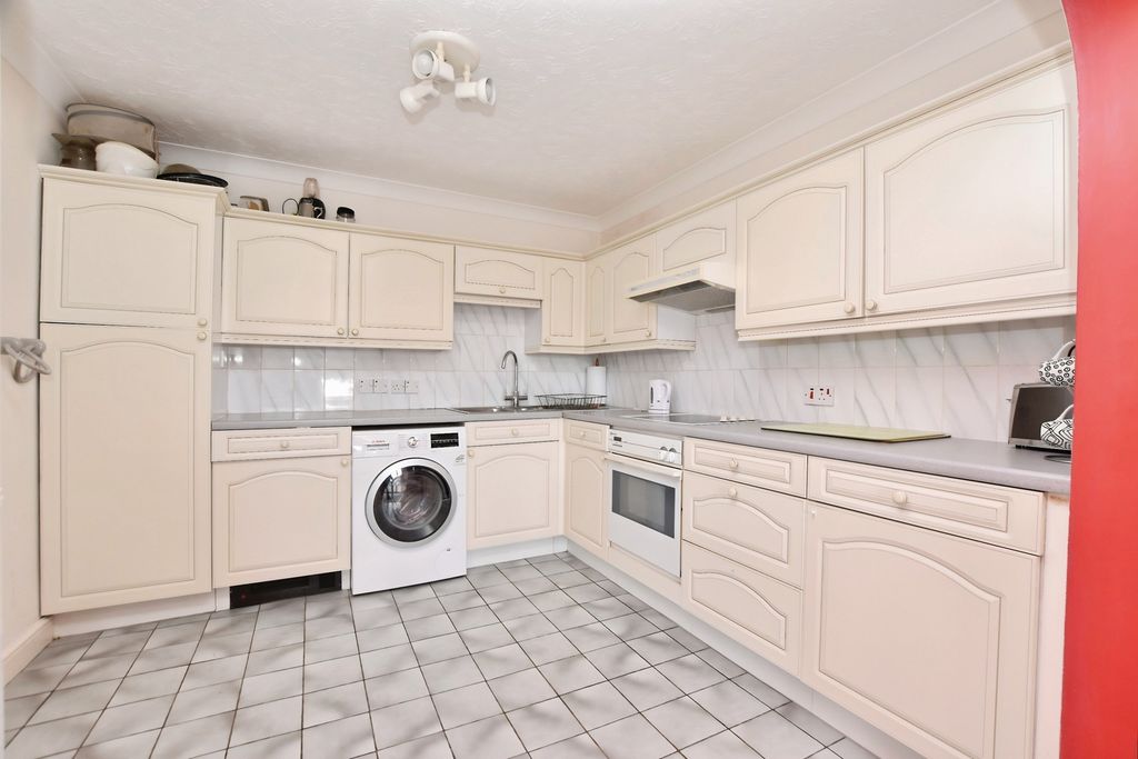 Property photo 3 of 20 Pbox-Img.Jpg