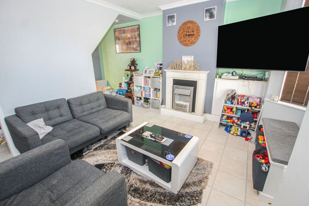 Property photo 2 of 12