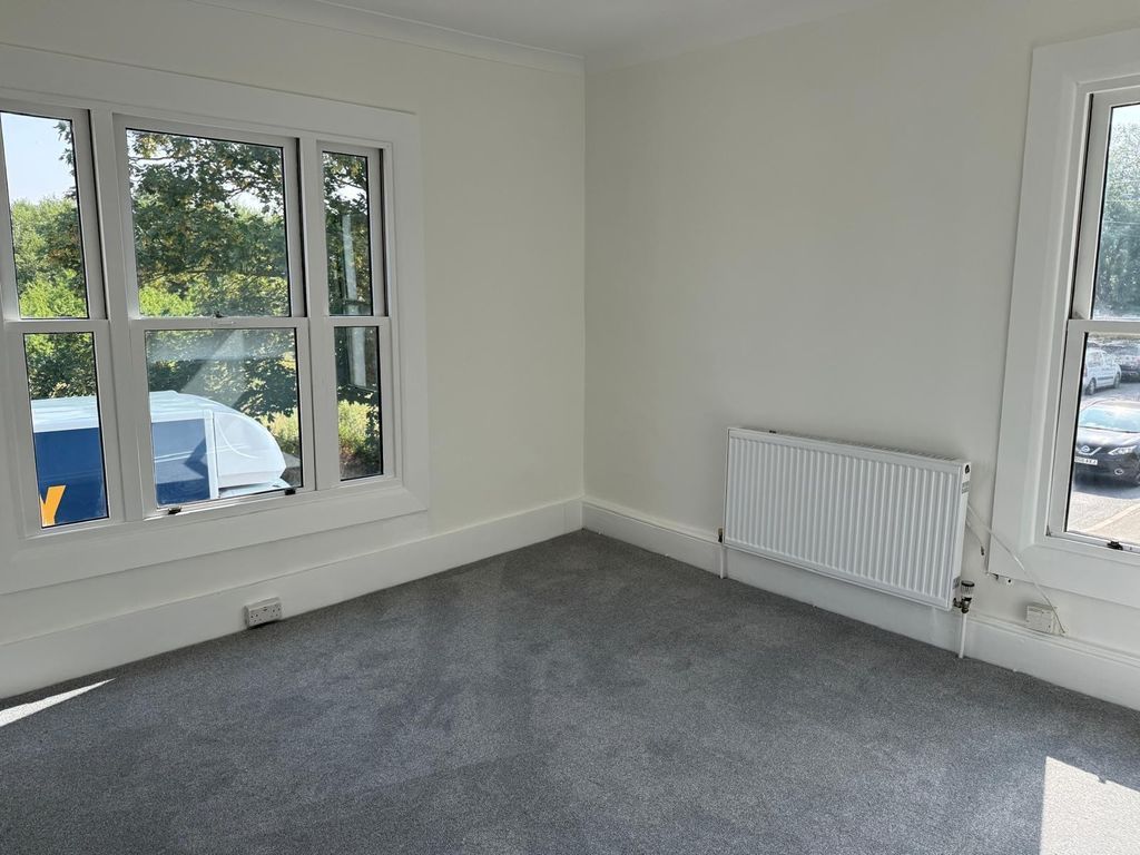 Property photo 2 of 9 Photo 9