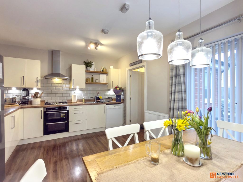 Property photo 2 of 34